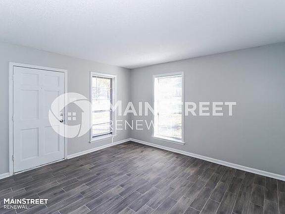 4th image of 3797 Oak Lake Ln