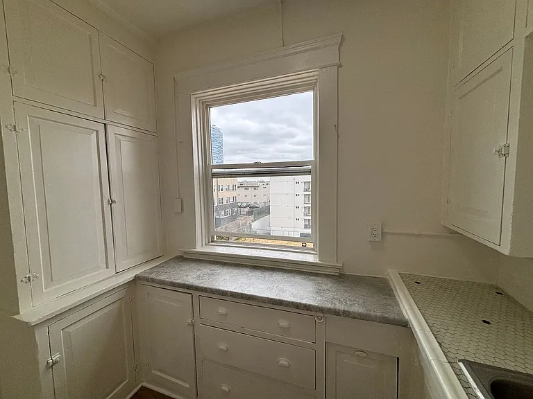 RCG 722 Hartford LLC — Photo 32