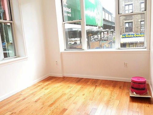 2nd image of 3101 Broadway