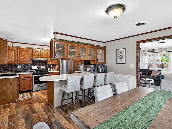 4th image of 51 Harmon Ln