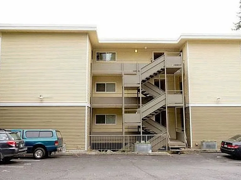 Avalon Apartments — Photo 9