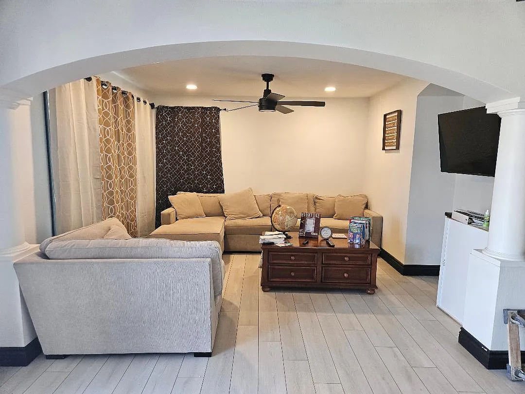 4 bed, 3.0 bath, 3300 sqft, $1,572 — Photo 4