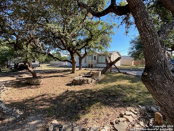3rd image of 1444 Willow Dr