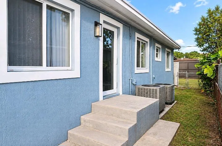 2 bed, 1.0 bath, 1100 sqft, $3,000 — Photo 2