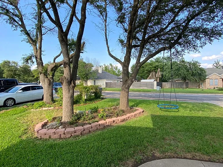 2623 Goldfinch Dr — Photo 18