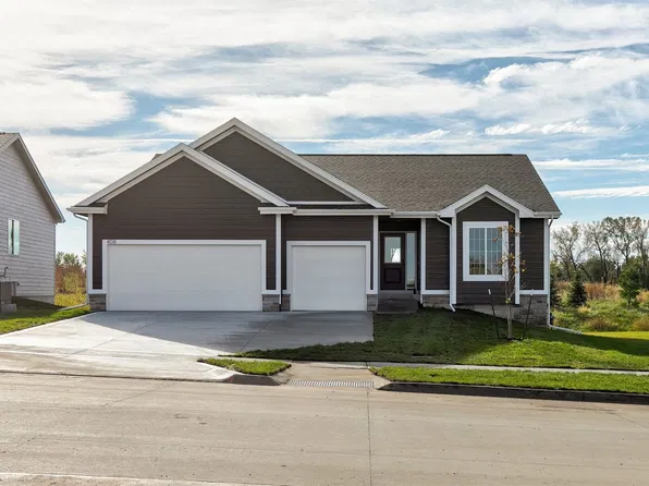 408 E Vista Lake Ave, Polk City, IA 50226