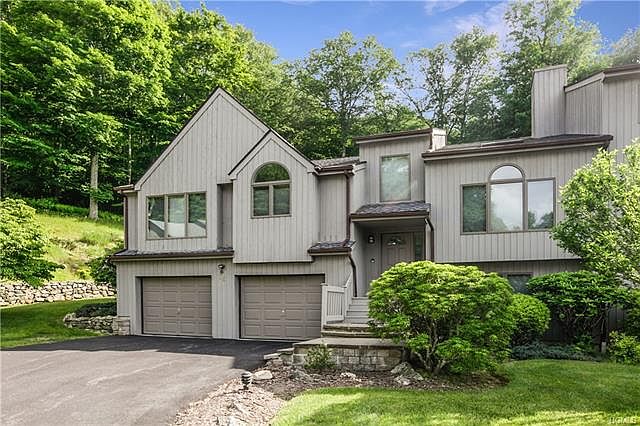 1st image of 66 Clearwood Ct