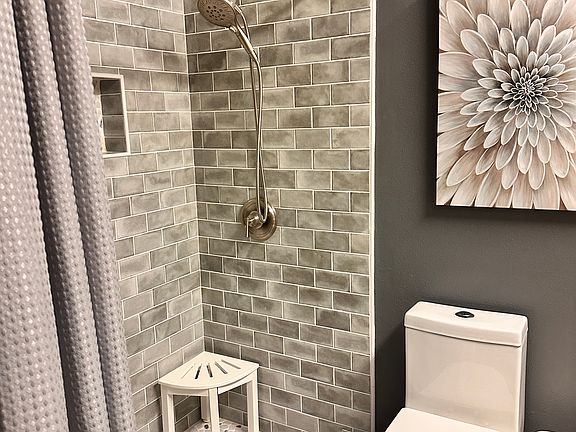 5th image of 355 Kalanianaole Ave APT 315
