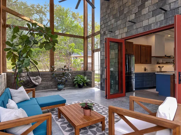 501 Village Ct, Nashville, TN 37206