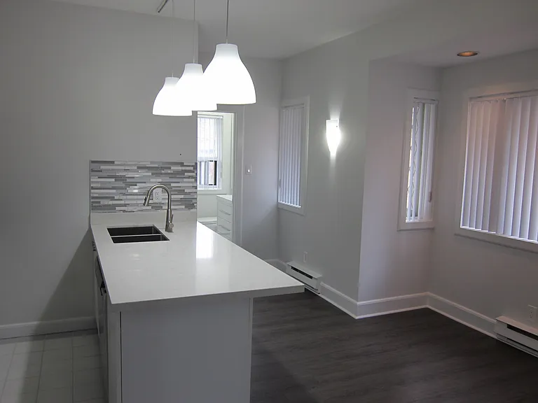 75 High Park Blvd #3 — Photo 4