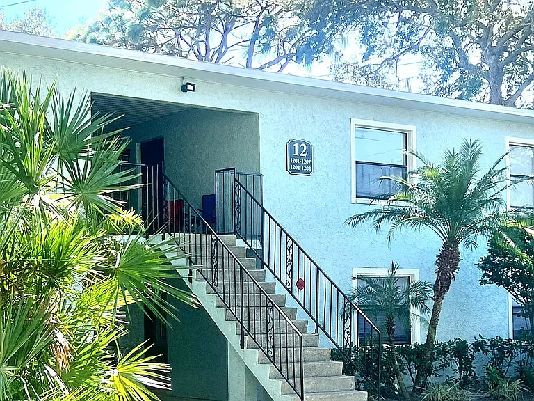 The Apartments at Oak Creek — Photo 3