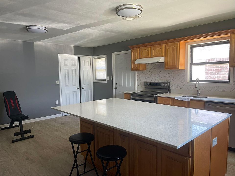 1st image of 516 Hicks Ave
