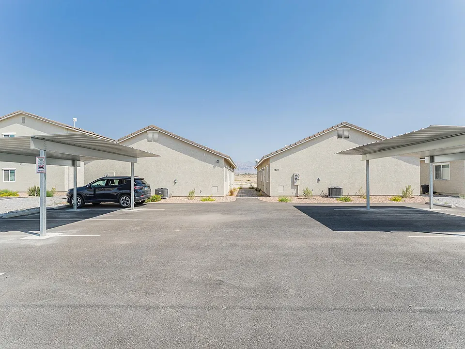 1641 S Dandelion St #2