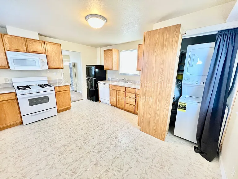 544 Porter St — Photo 12