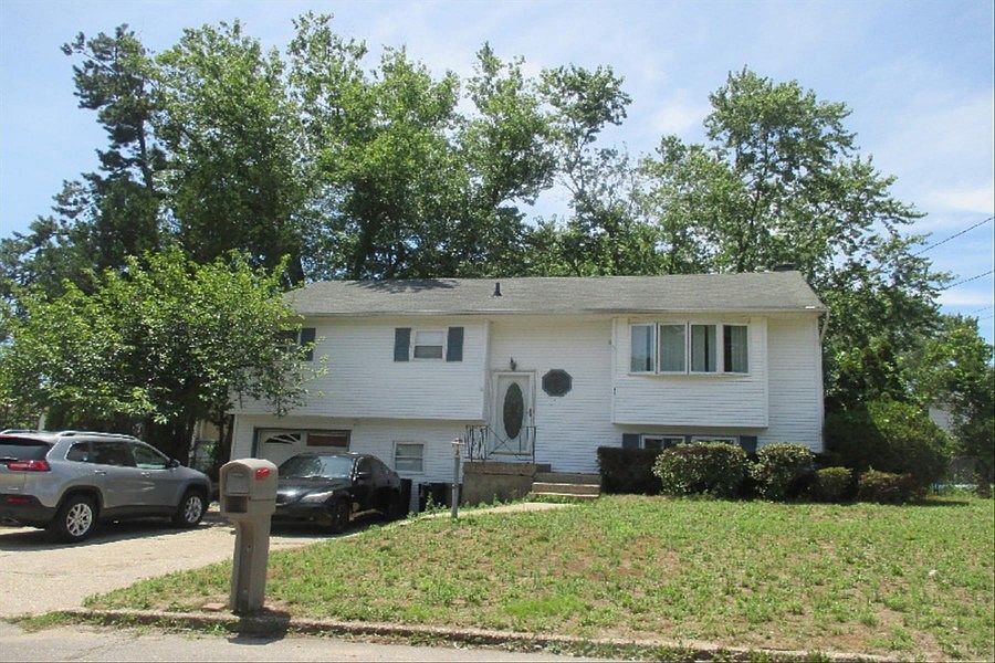1st image of 52 Newton Ave