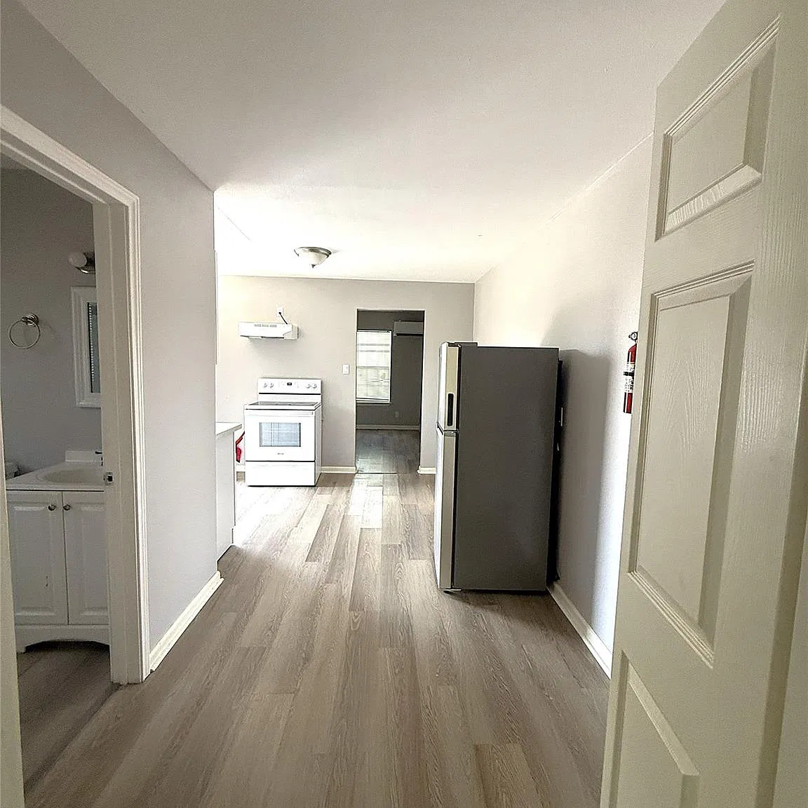 1 bed, 1.0 bath, 1040 sqft, $900 — Photo 4