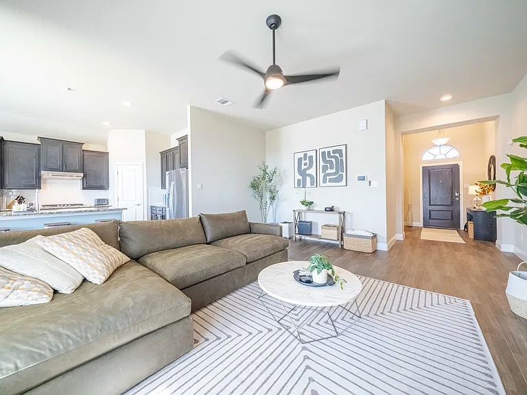 3623 Rolling Meadows Dr — Photo 7
