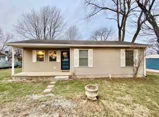 1 S Maxine Ln, Roachdale, IN 46172