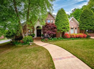 2 Frecourt Ln, Little Rock, AR 72223