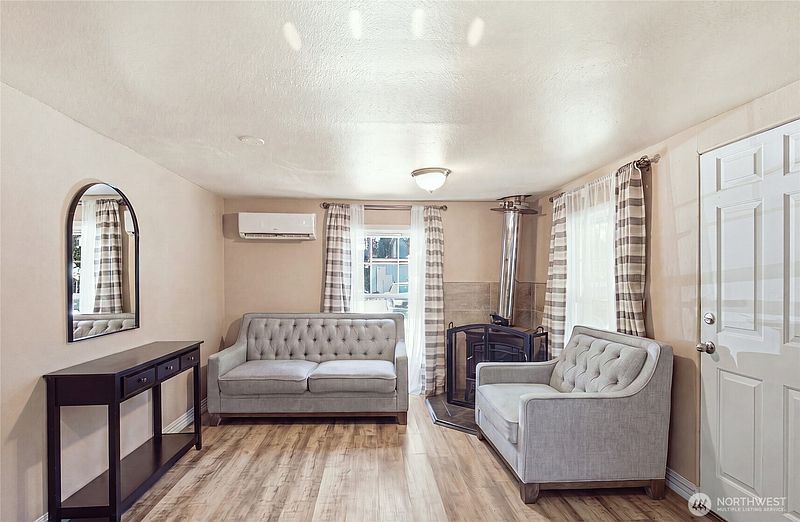 3rd image of 1660 S 333rd Street