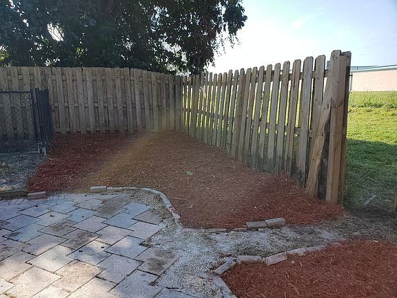 4th image of 4864 Orleans Ct APT C