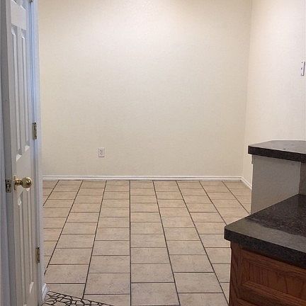 5th image of 4100 Cambridge Dr
