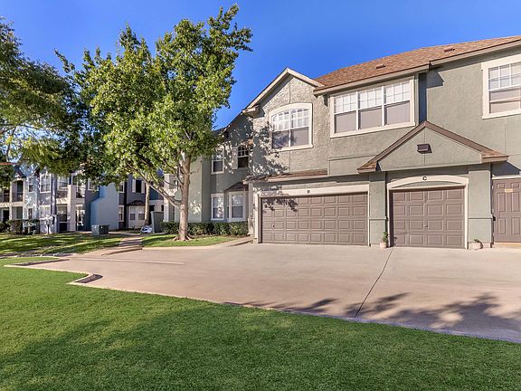 3rd image of 2025 Lakepointe Dr #22B