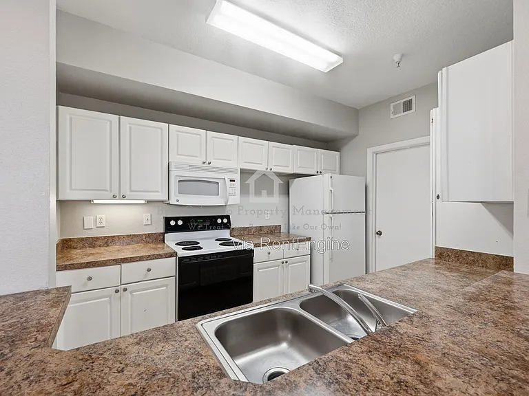 5572 Metrowest Blvd #5-304 — Photo 9
