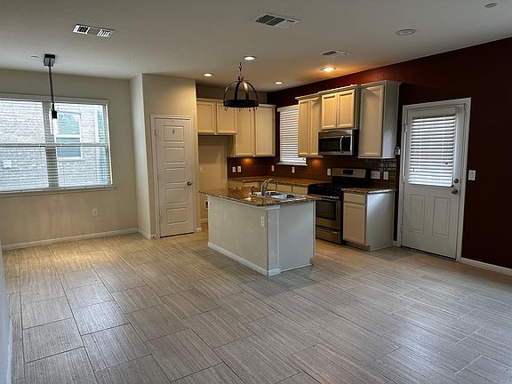 4th image of 1001 Zodiac Ln #45