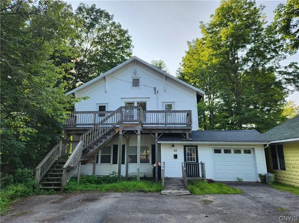 32 S Jefferson St, Pulaski, NY 13142