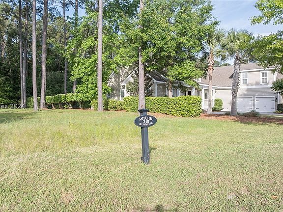 3rd image of 161 Farnsleigh Ave