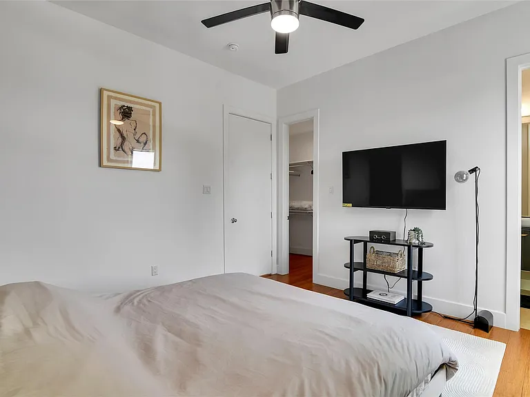 1411 Hickory St — Photo 8