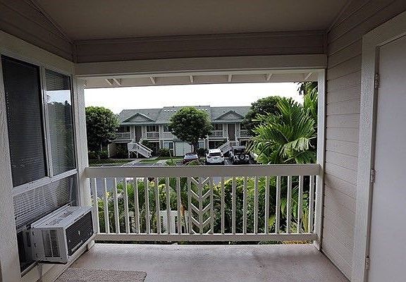 3rd image of 75-6081 Alii Dr #203