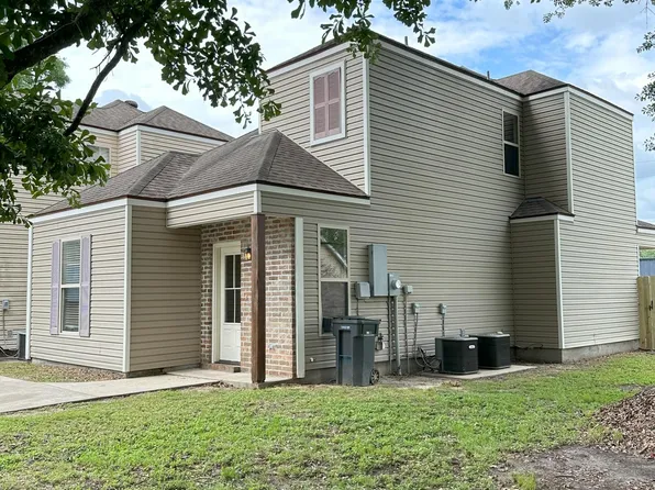 111 Village Square Dr, Broussard, LA 70518