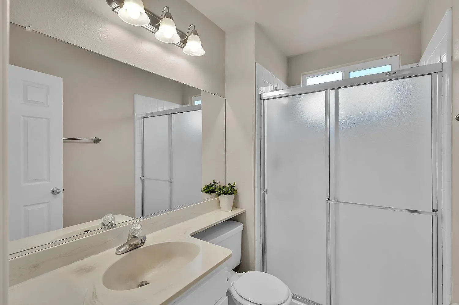 3 bed, 1619 sqft, $2,800 — Photo 2