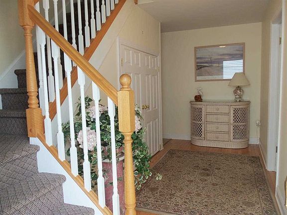 4th image of 7604 Central Ave #S