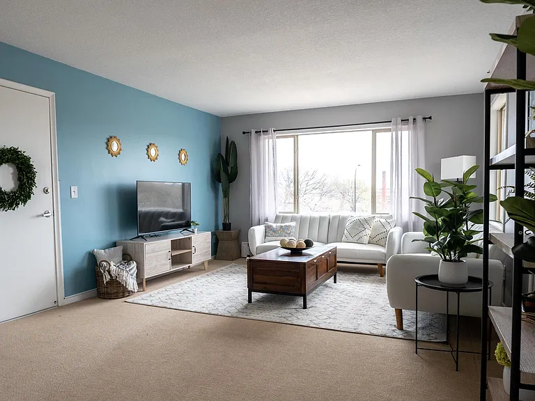 5136 Hiawatha Ave #201 — Photo 4