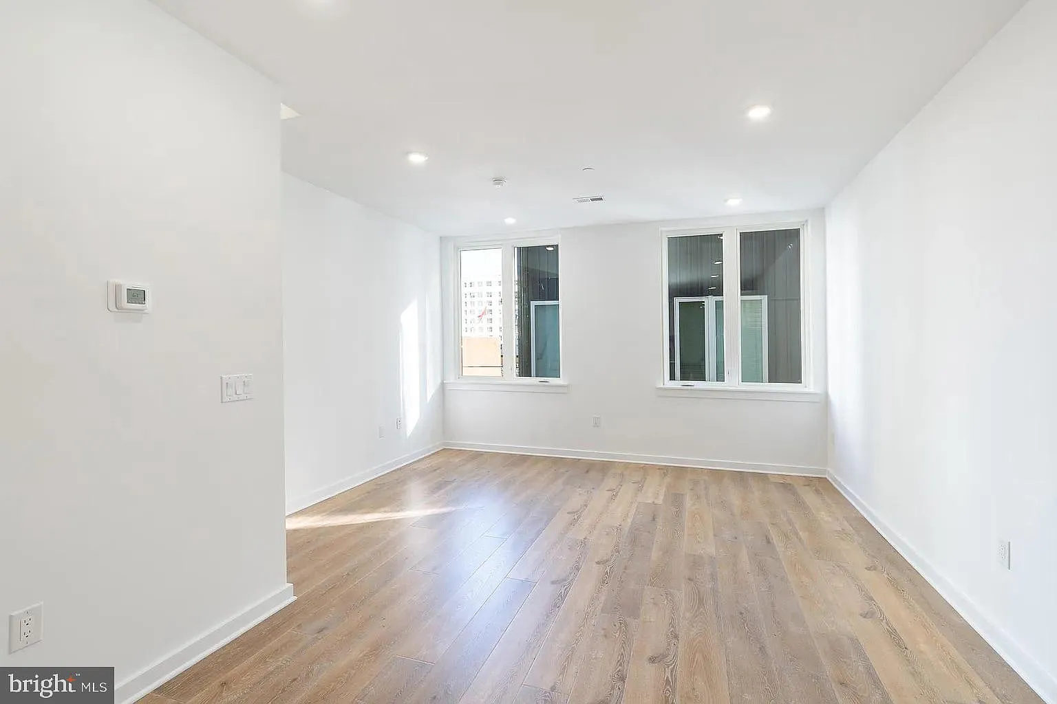 2 bed, 2.5 bath, 1600 sqft, $2,550 — Photo 4
