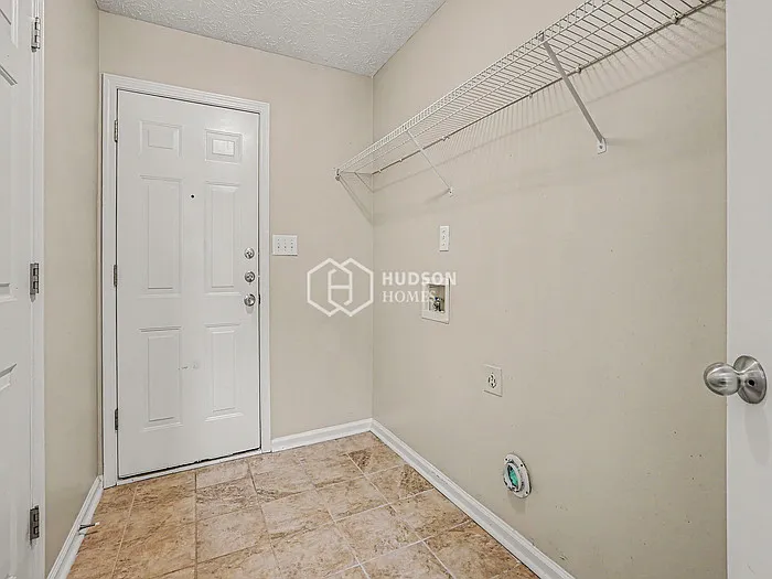 2369 Heatherton Ct — Photo 15