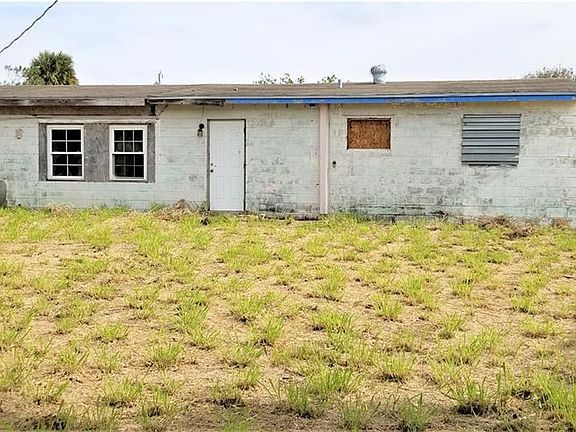4th image of 231 6th Dr SW