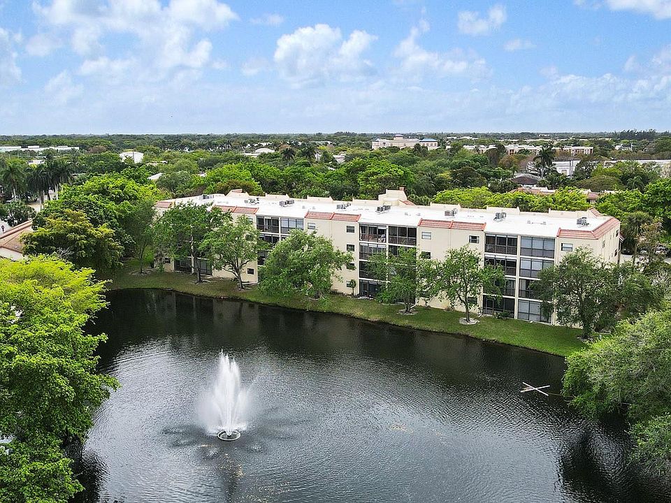 1st image of 1734 Hammock Boulevard #302