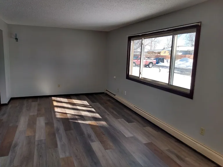 419 & 427 Bryant Ave NW — Photo 5