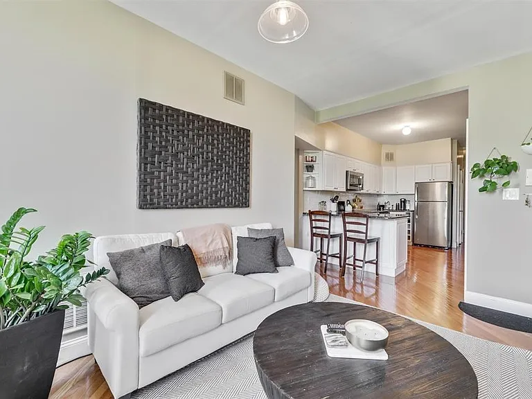 931 Park Ave #5R — Photo 8