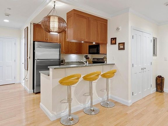 3rd image of 214 Saint Paul St #101