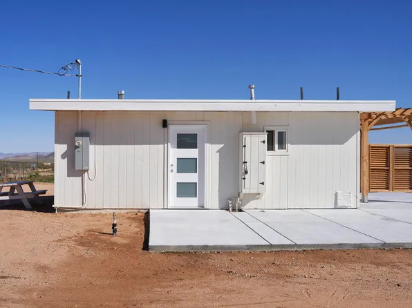 2250 Delgada Ave, Landers, CA 92285