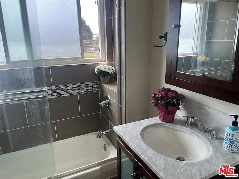 10789 Ohio Ave #4 — Photo 7