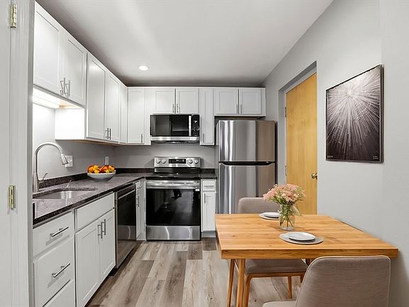 3rd image of 326 Broadway APT 6