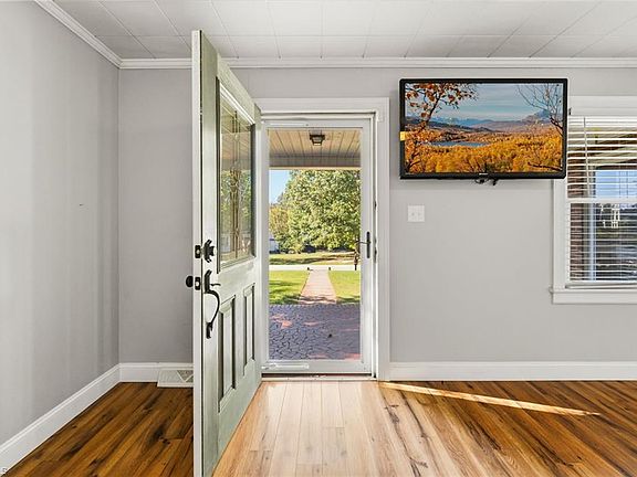 4th image of 720 Pitcher Ave