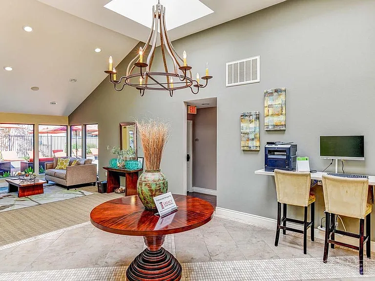 Mission Sierra Apartments — Photo 6