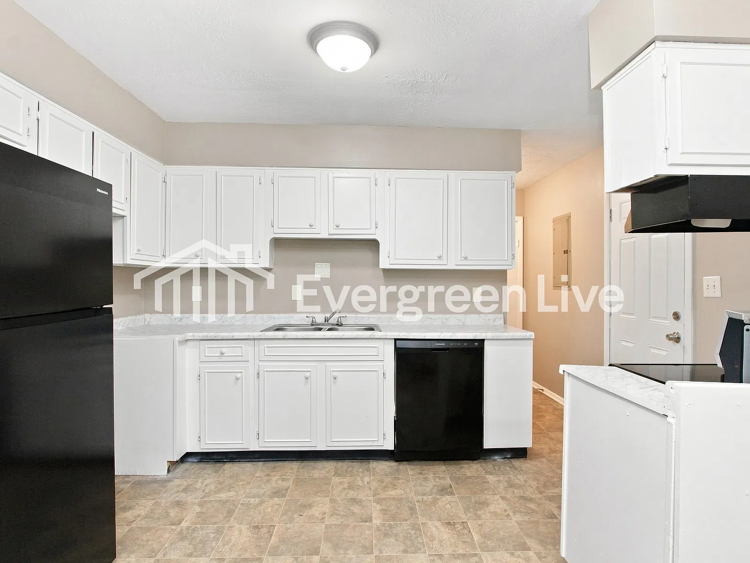 3 bed, 1.5 bath, 1486 sqft, $1,495 — Photo 4